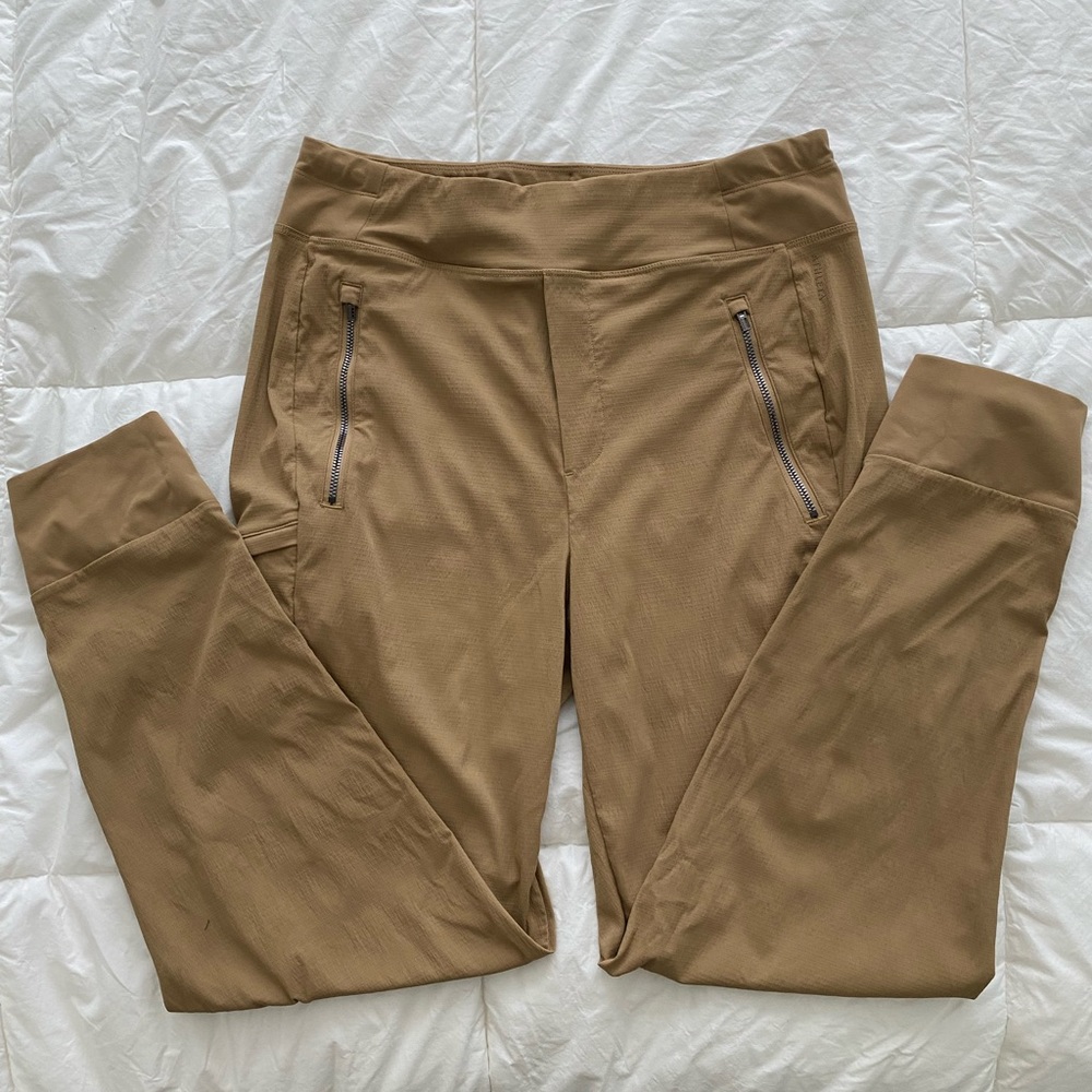 Athleta Trekkie North joggers, women’s size 6, tan